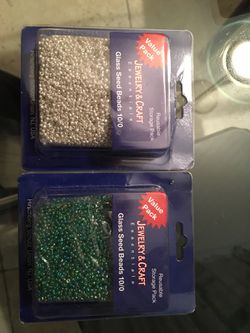 Glass jewelry beads