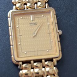 SEIKO Vintage 1985 Mans Quarts Slim Tank Watch 26mm