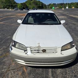 TOYOTA CAMRY 176k