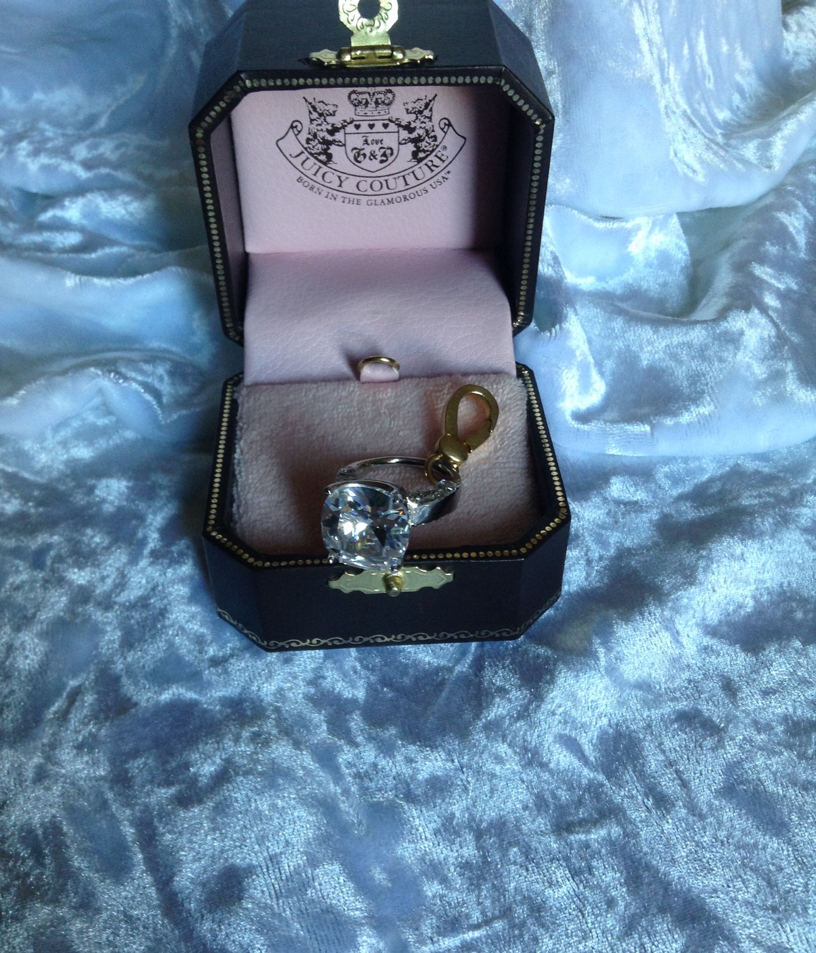 Juicy Couture Big Diamond ring! With diamonds all n the Gallary