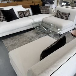 Beautiful Couch Set - Livingroom Furniture - Modern - No Credit Needed