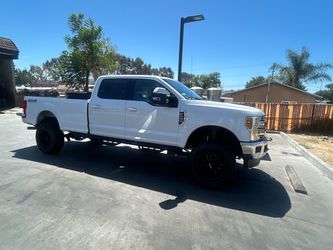 F250 lariat  4x4.