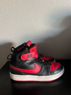 Red/black Nike Court Borough Mid 13c