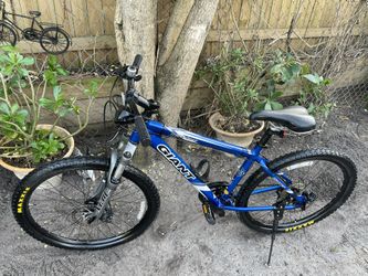 26 GIANT ROCK 5500 MTB 3-8 SPEED - TUNE UP DONE for Sale in West