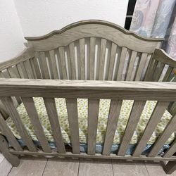 Baby crib