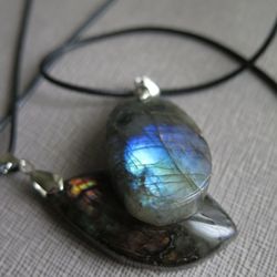 Labradorite Gemstone Pendant Necklace