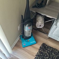 Bissell Upright, Vacuum Cleaner.