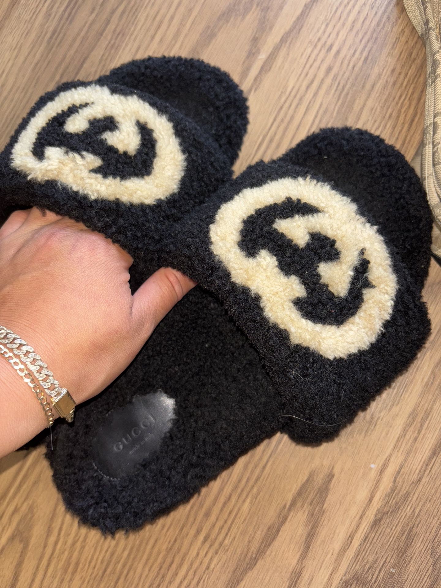 Authentic Gucci GG Shearling Slide Sandal