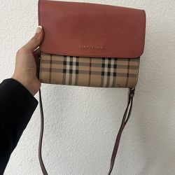 BURBERRY PURSE