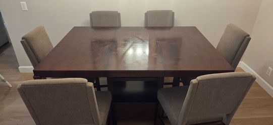 Dinner Table and 6 Chairs