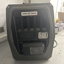 Gunner Dog Crate - Large - Like New 