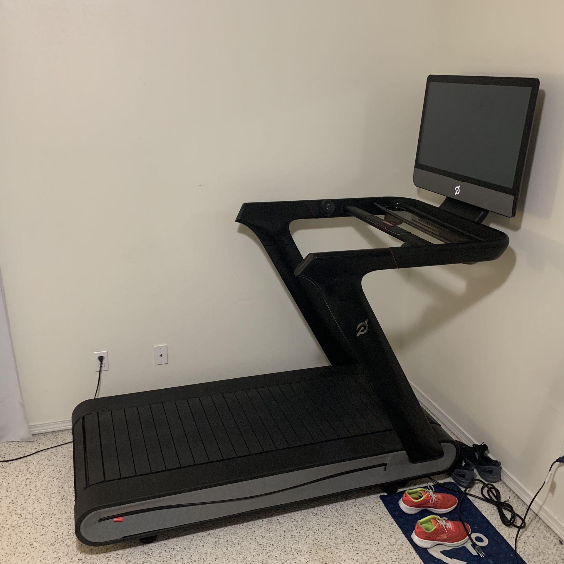 Peloton Treadmill for Sale in Federal Way, WA OfferUp