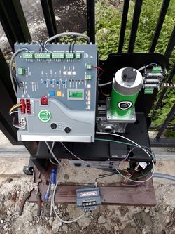 SLIDE GATE OPERATOR