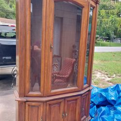 Solid Wood China Hutch With Glass Shelves And Lights