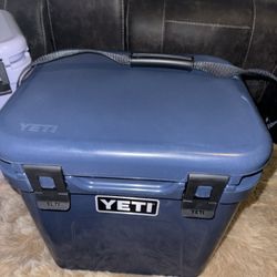 YETI 24 Cooler