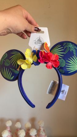 Disney ears and stitch button up