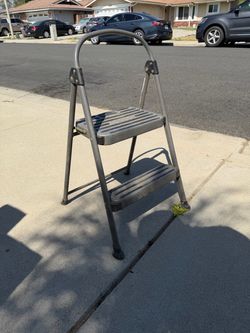 Folding 2 step stool