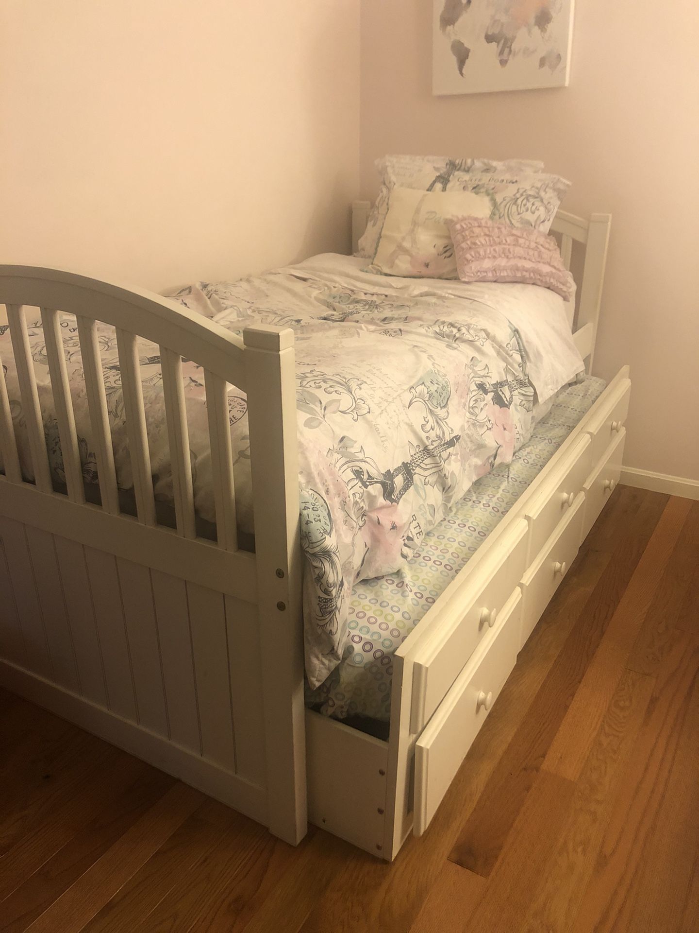Giving twin white bed with trundle