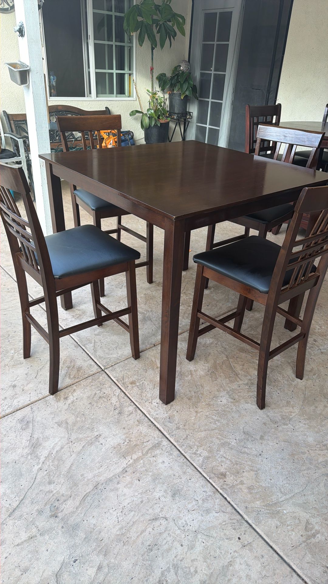 Dining Table And 4 Chairs Like New