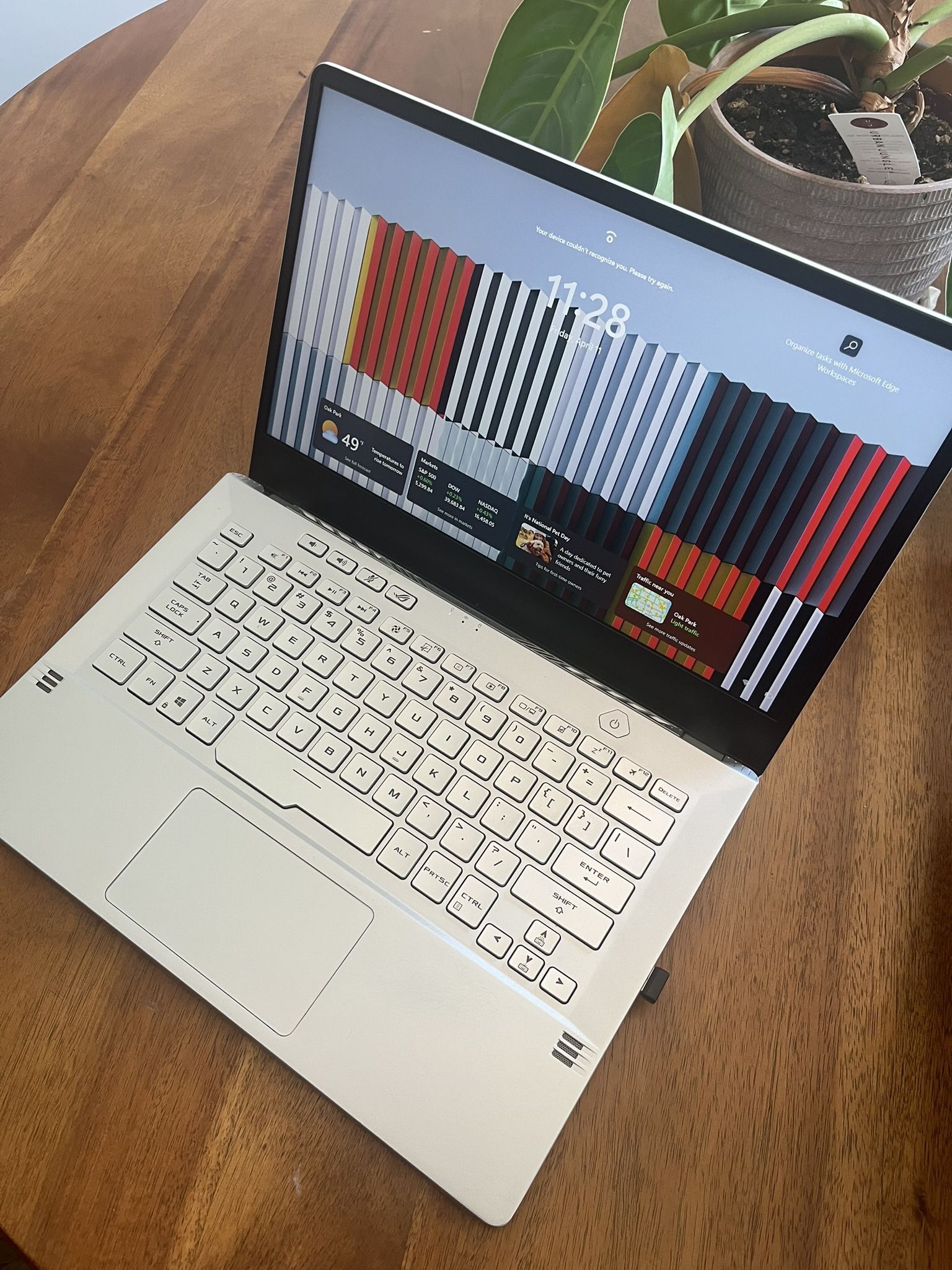 ASUS - ROG Zephyrus G14 14" Gaming Laptop - AMD Ryzen 9 - 16GB Memory - NVIDIA GeForce RTX 2060 Max-Q - 1TB SSD - Moonlight White