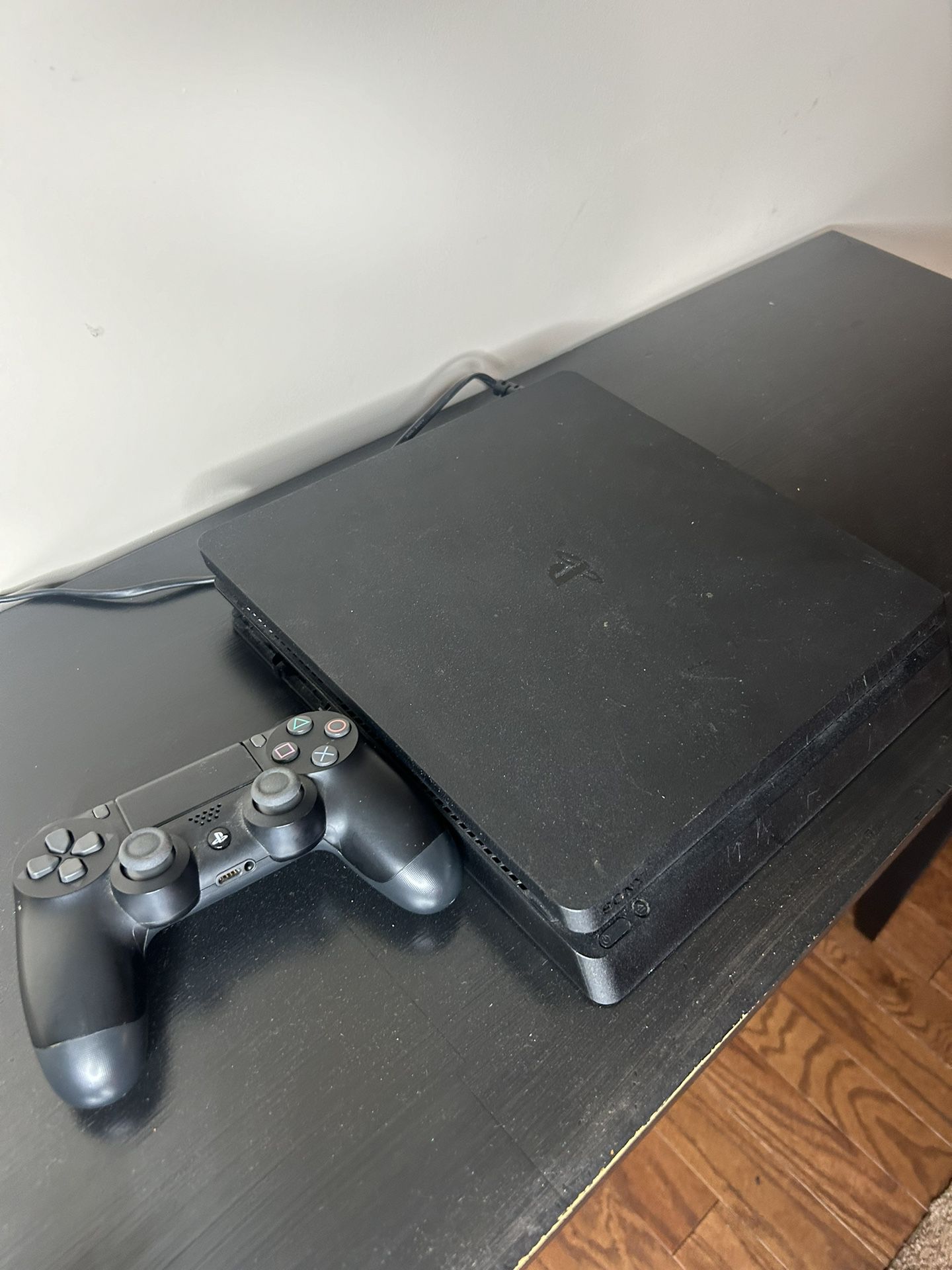PS4 Slim 500gb With Controller 