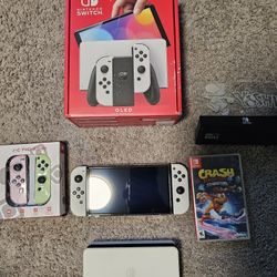 Nintendo Switch Oled With Box And Extras
