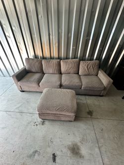 Modern Sofa Couch W/ Matching Ottoman‼️ $100‼️ DELIVERY AVAILABLE FOR EXTRA FEE‼️