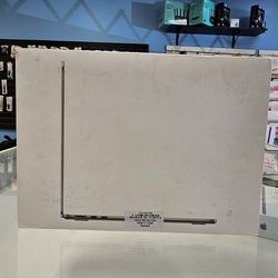 MacBook Air 13 Inch M3 Chip 8 GB 512 SSD Silver With Apple Warranty