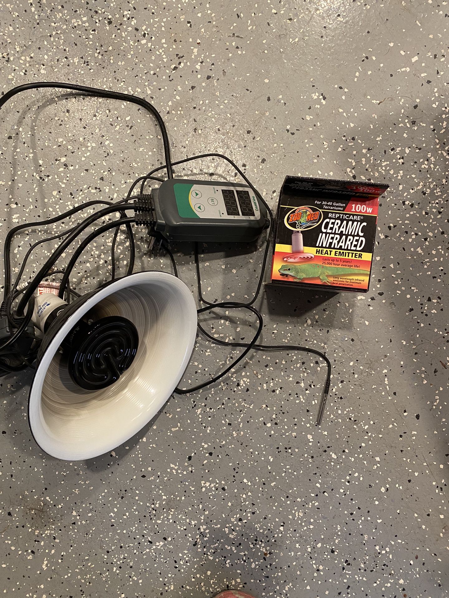 Heat Lamp + Temperature Controller