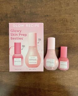 Brand New Glow Recipe Glowy Skin Prep Besties Skincare Set Full Size Brand new skincare set Comes with full size Glow Recipe Watermelon Glow Niaci