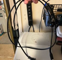 XBOX 1 comes with both cables and a controller