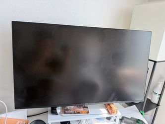 Dell Monitor 32 inch (pick up only)