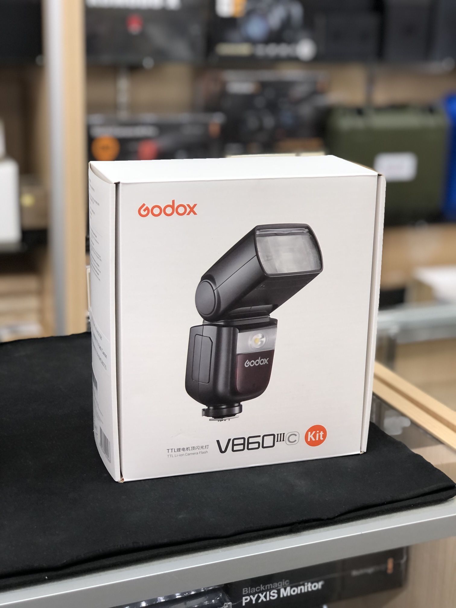 Godox V860III TTL On Camera Flash Kit