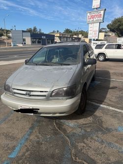 2000 Toyota Sienna