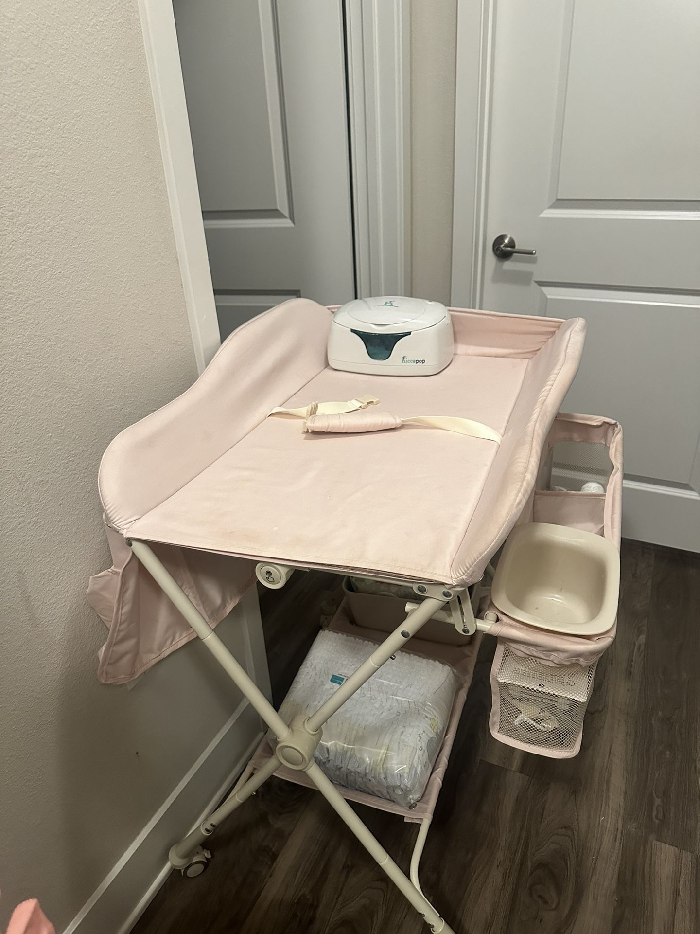 diaper changing table + Warmer +pillow
