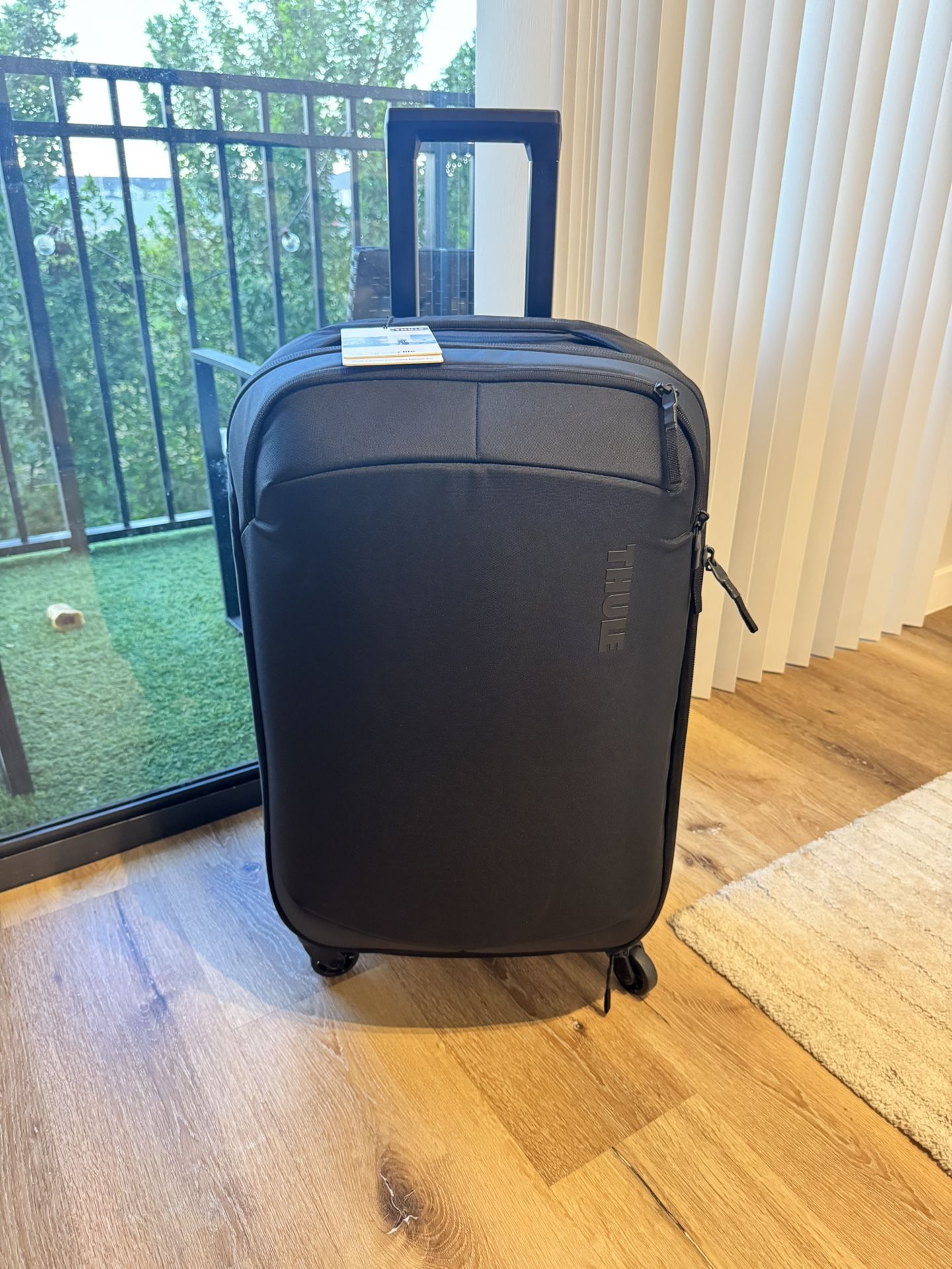 Thule Subterra 2 Checked Spinner 65L