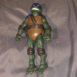 Leonardo TNMNT action figure