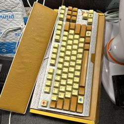 Pokémon Eevee Razor Keyboard/rest