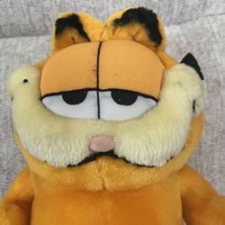 Hey Garfield fans, check out this 14” stuffed Garfield from Play By Play