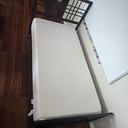 Twin Bed, Frame & Duvet 
