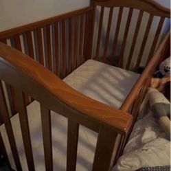Oak Solid Wood Crib - Excellent Condition 