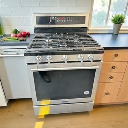 maytag  Gas  stove  5 burners 