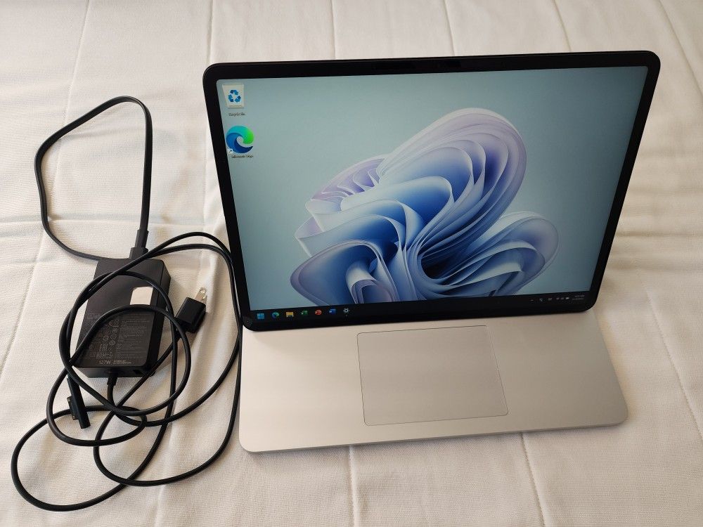 Surface Laptop Studio 2 14" Touchscreen Gaming Microsoft Laptop NVIDIA RTX 4050 Intel i7 16GB RAM 512GB SSD Windows