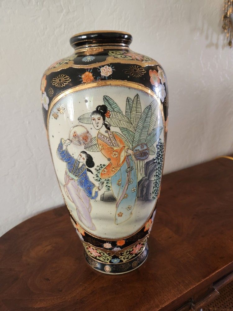 Japanese Satsuma ware porcelain vase