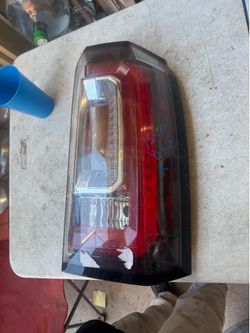 Gmc Yukon right tail light Oem