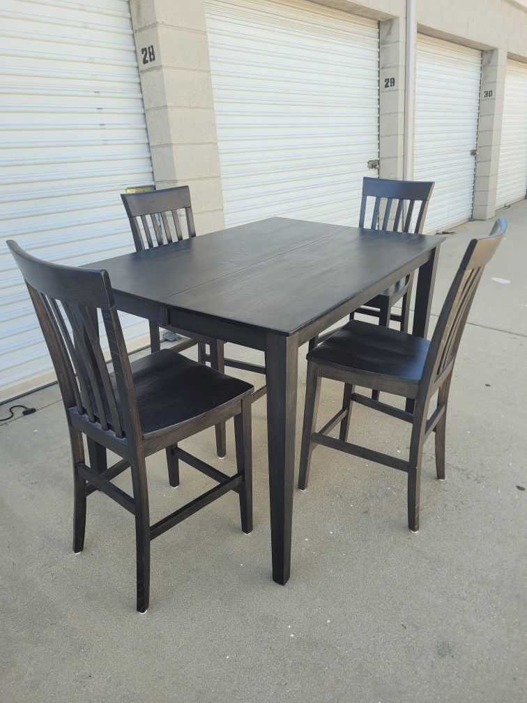 Black Dining Table And Chairs 