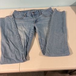 American Eagle Light Wash Jeans