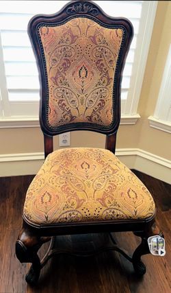 Elegant Vintage Side Chair