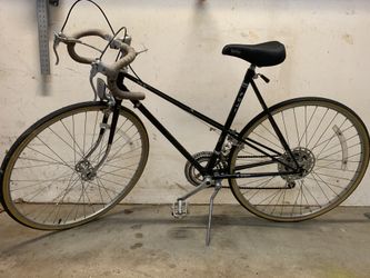 Fuji 12 speed woman’s bike