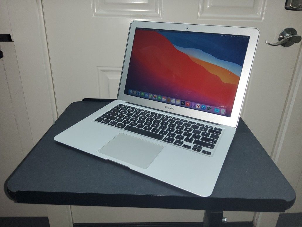 MacBook Air 13" (Early 2014) Intel i5-4260U 1.4GHz 4GB 121GB SSD MacOS